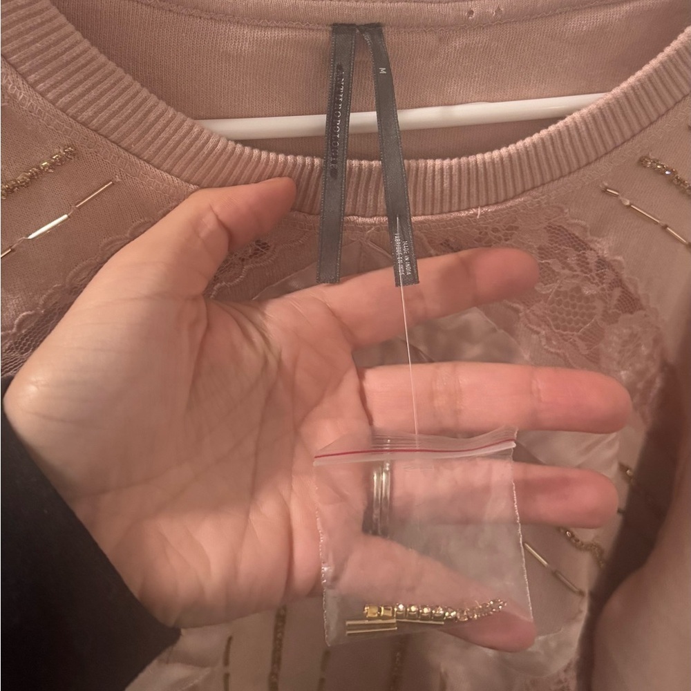 BNWT Anthropologie Beaded Bow Sweatshirt Top - Picture 5 of 5